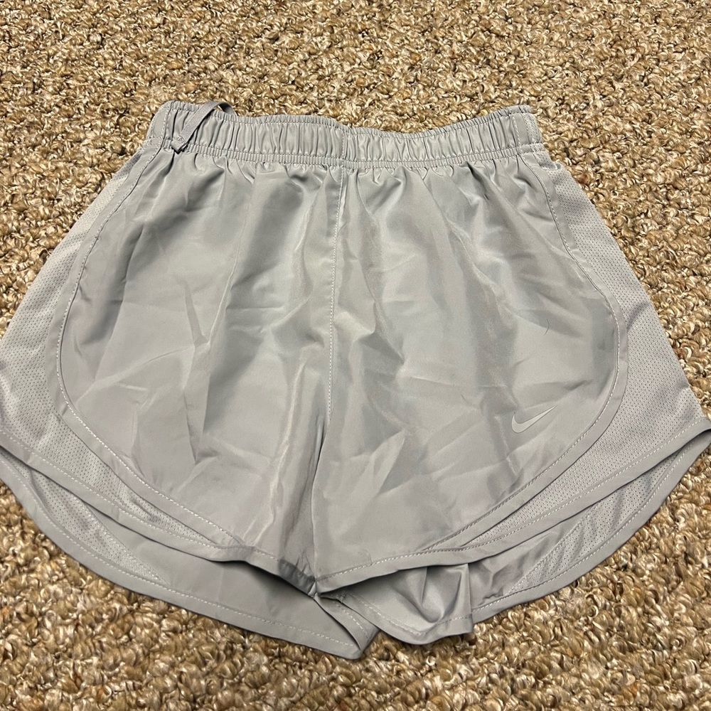 women’s light gray nike shorts